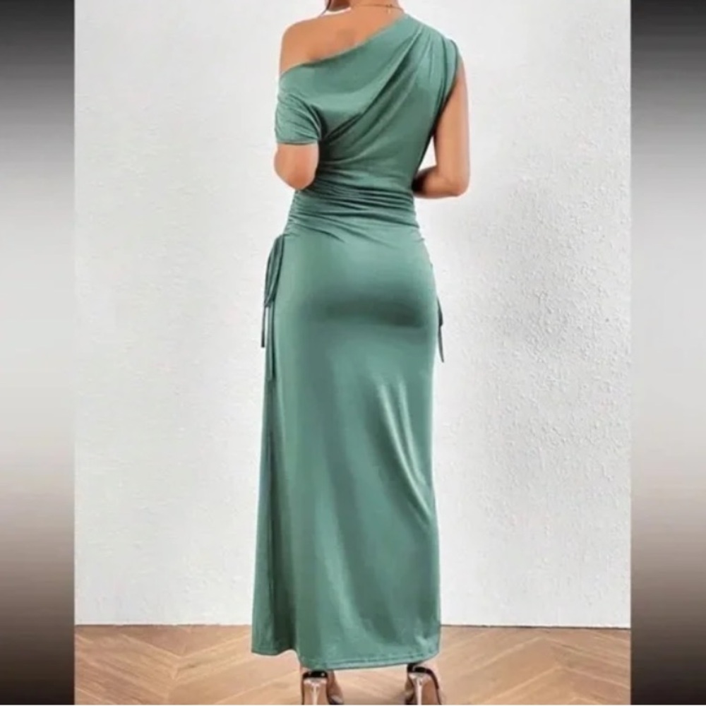 Luxe one shoulder ruched solid maxi dress - Picture 14 of 14
